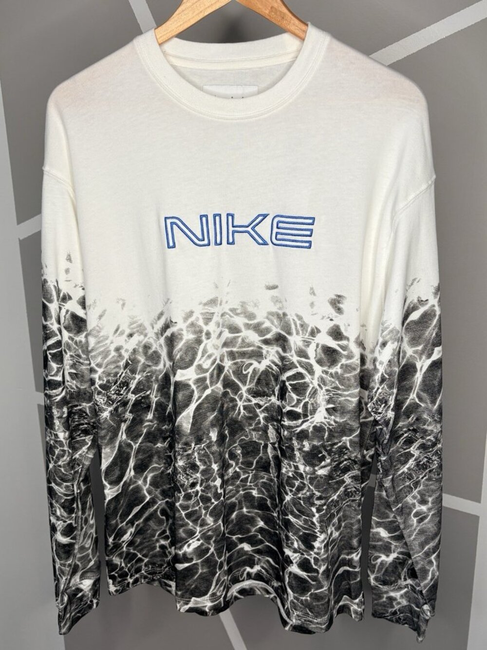 NWT Nike NRG Kukini Long Sleeve T-Shirt Men’s M Crew Neck Pullover White